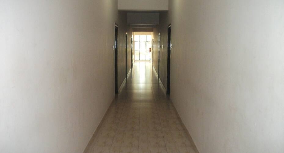 Hotel Manis Lodge, Erode 3
